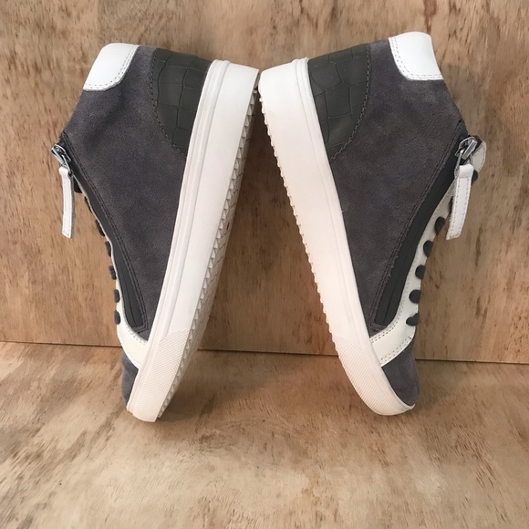 Blondo Genesis Women’s Gray Suede Waterproof Sneakers. Size: 7.5M - Picture 5 of 10